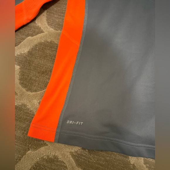 Nike Elite Gray and Orange Performance Shirt - Picture 12 of 12